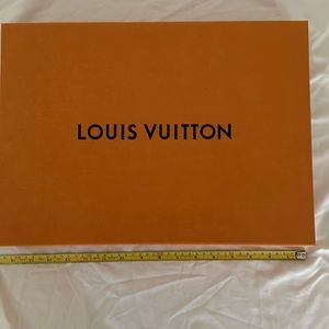 LV shopping box